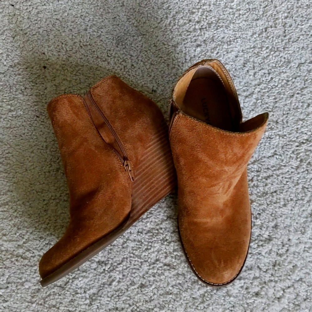 Lucky brand sueded booties